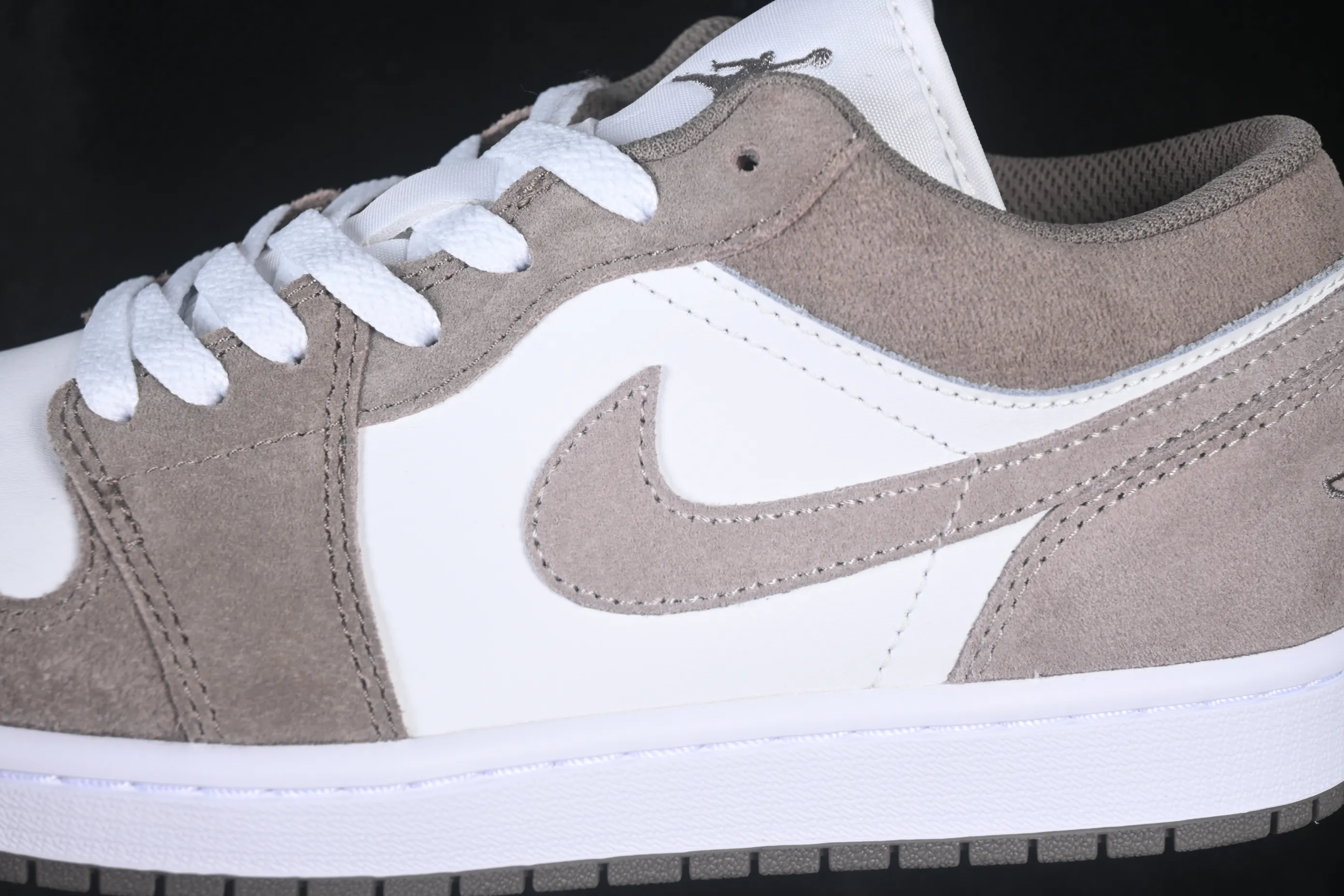 All categories Air Jordan Jordan series basketball shoes Air Jordan 1 Low G version pure original Air Jordan 1 Low AJ1 Joe 1 white gray low-top retro culture basketball shoes 553558-046